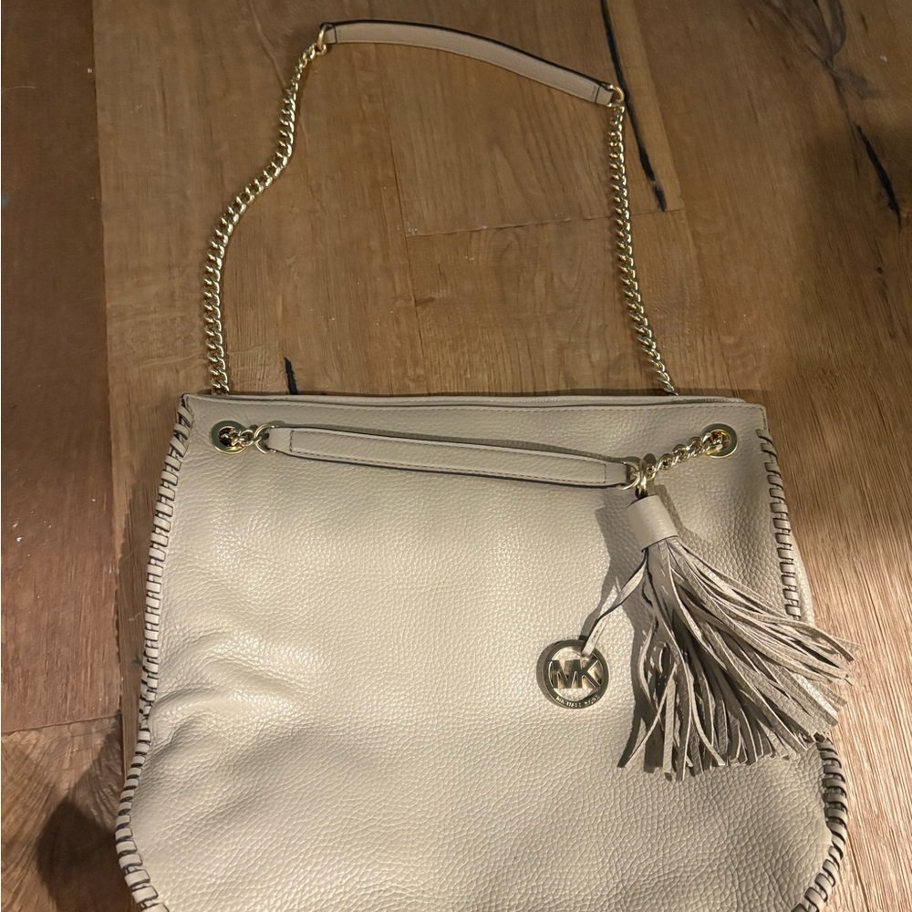 Michael Kors Beige Shoulder Bag with Gold Chain
